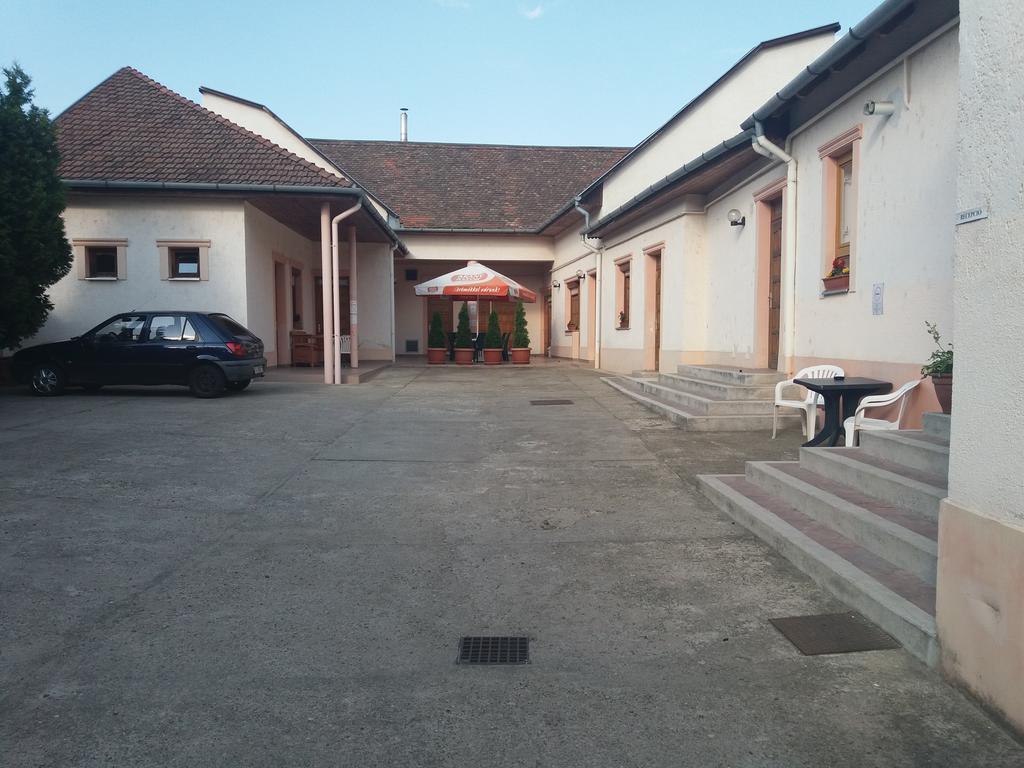 Rakoczi Panzio Hotell Debrecen Eksteriør bilde