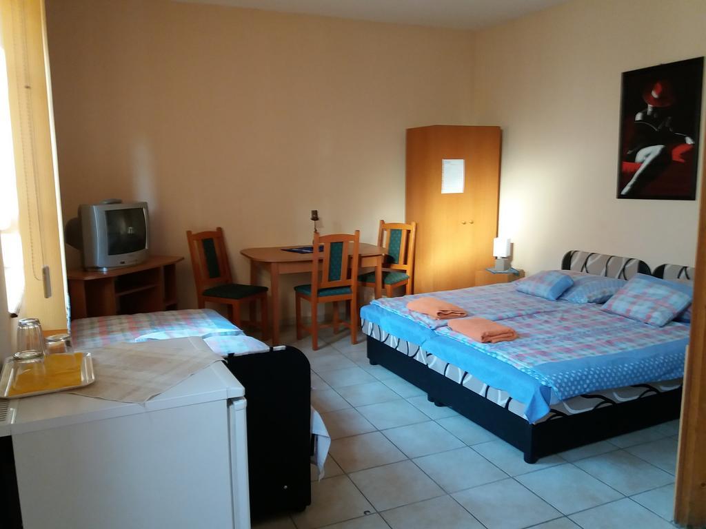 Rakoczi Panzio Hotell Debrecen Eksteriør bilde